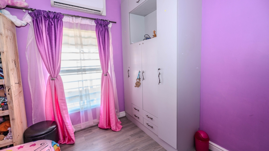 4 Bedroom Property for Sale in De Oude Spruit Western Cape